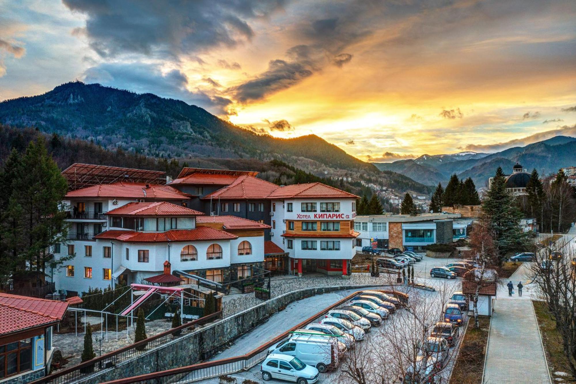 Spa Hotel Kiparis Smolyan Exterior photo